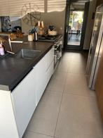 Moderne grote eilandkeuken GEDEMONTEERD-DIRECT BESCHIKBAAR, Wit, Overige typen, Ophalen of Verzenden, Zo goed als nieuw