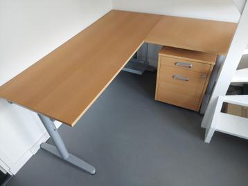 Bureau met ladeblok