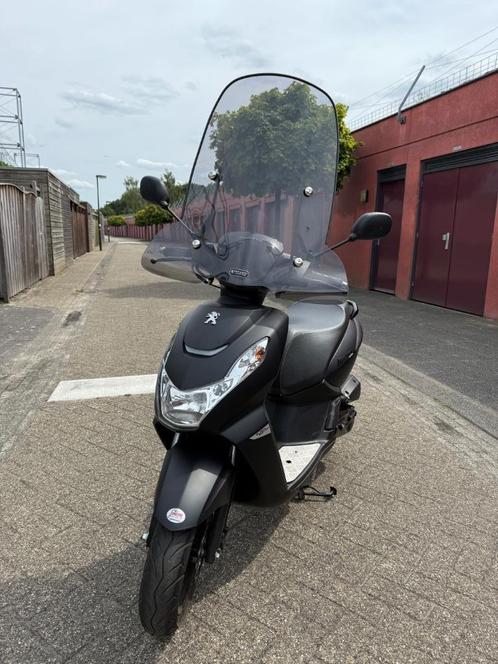 Peugeot Kisbee Black Edition met donker windscherm, Fietsen en Brommers, Scooters | Peugeot, Zo goed als nieuw, Overige modellen
