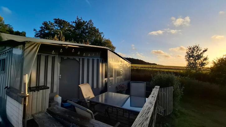 Caravan + voortent + vlonder MET jaarplaats Ardennen BE, Huizen en Kamers, Recreatiewoningen te koop, Overige soorten, Verkoop zonder makelaar