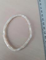 Mooie armband van parelmoer schelp, Sieraden, Tassen en Uiterlijk, Ophalen of Verzenden, Zo goed als nieuw, Wit, Overige materialen