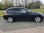 BMW X1 2.0 Sdrive 20I AUT 2015 Zwart, Auto's, BMW, Euro 5, Zwart, 4 cilinders, USB