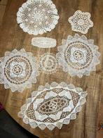 7 gehaakte, kantklos kleedjes, Ophalen of Verzenden
