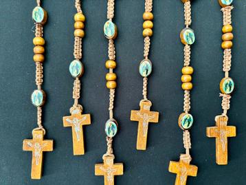 Houten rozenkransen met maria beschikbaar voor biedingen