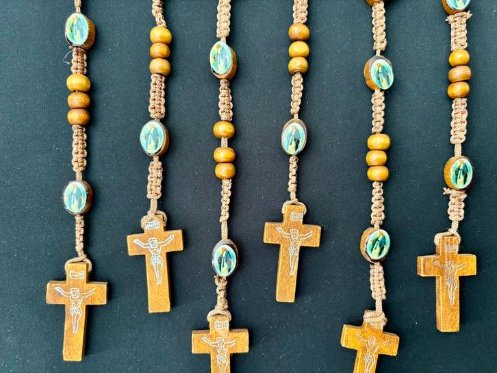 Houten rozenkransen met maria, Sieraden, Tassen en Uiterlijk, Kettingen, Nieuw, Overige materialen, Beige, Ophalen of Verzenden