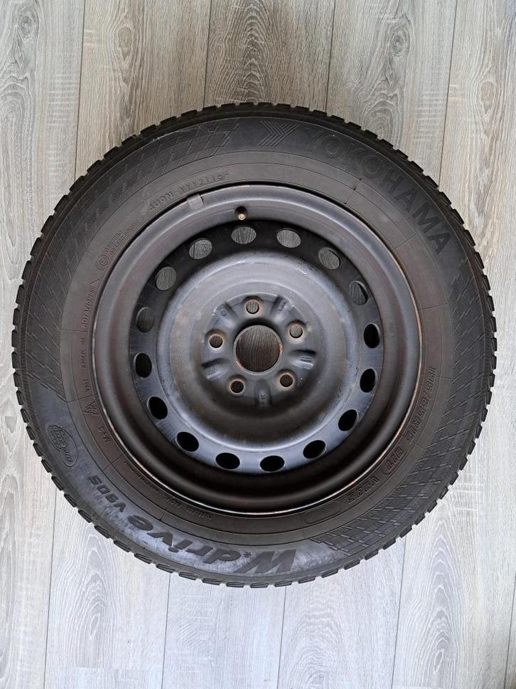 Winterbanden Toyota Auris/ Corolla, Auto-onderdelen, Banden en Velgen, Banden en Velgen, Winterbanden, 15 inch, 195 mm, Personenwagen
