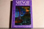 Gregor de Bovenlander / Het Labyrint / Suzanne Collins dl 2, Boeken, Ophalen of Verzenden, Zo goed als nieuw, Fictie
