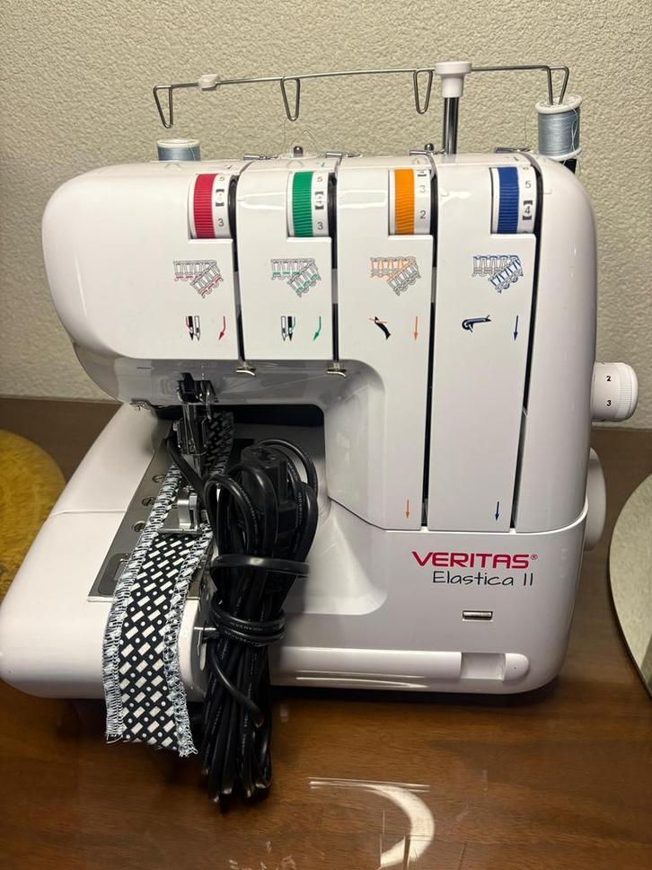 Veritas Elastica II Overlockmachine, Hobby en Vrije tijd, Naaimachines en Toebehoren, Zo goed als nieuw, Lockmachine, Overige merken