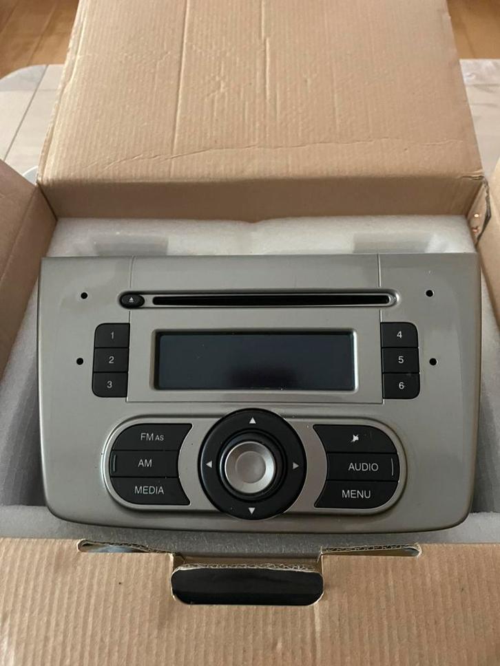 Alfa romeo mito originele radio nieuw., Auto diversen, Autoradio's, Zo goed als nieuw, Ophalen of Verzenden