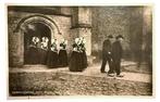 Ansichtkaart Zuid-Beveland | Kerk | Klederdracht, Ophalen of Verzenden, Voor 1920, Gelopen, Zeeland