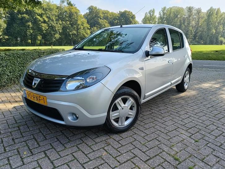 Dacia Sandero 1.2 16V Black Line, nl auto, Airco, apk 09-26, Auto's, Dacia, Bedrijf, Sandero, ABS, Airbags, Airconditioning, Boordcomputer