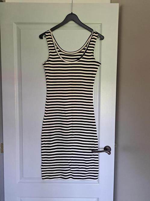 Leuk zwart/crème gestreept jurkje, maat S., Kleding | Dames, Jurken, Zo goed als nieuw, Maat 36 (S), Boven de knie, Ophalen of Verzenden