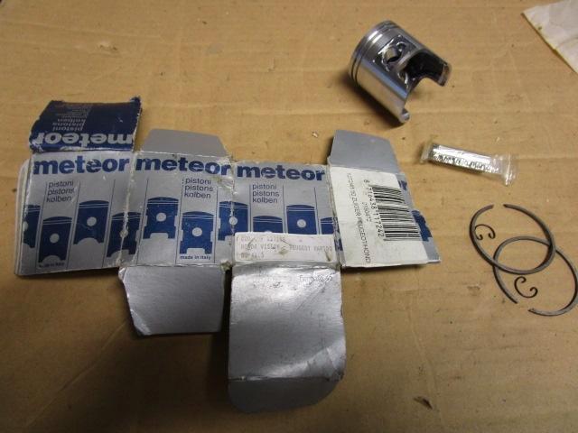 Nieuwe zuigers Honda Vision Met-In 50cc/ Peugeot ST50 Rapido, Motoren, Tuning en Styling, Ophalen of Verzenden