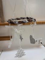 Hangende rotan krans met houten kersthangers, Ophalen of Verzenden, Zo goed als nieuw