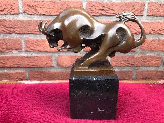 mooi vormgegeven bronzen beeld van een stier, Antiek en Kunst, Antiek | Koper en Brons, Brons, Ophalen of Verzenden