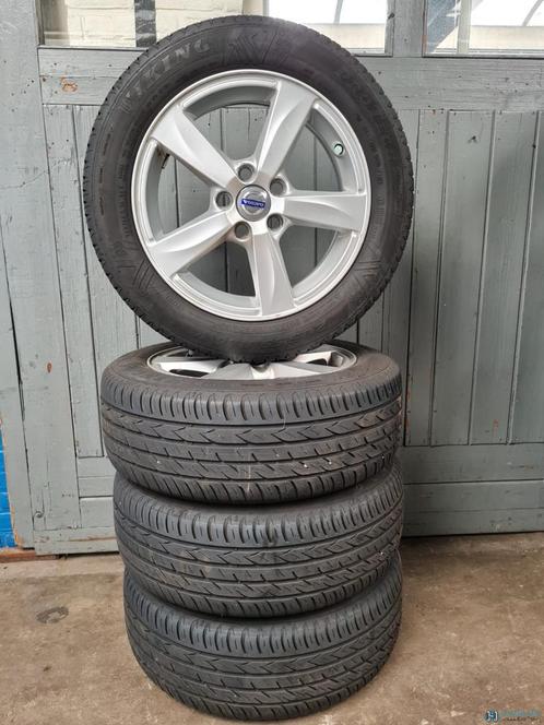 Volvo V40 zomerset 205 55 16, Auto-onderdelen, Banden en Velgen, Banden en Velgen, Zomerbanden, 16 inch, 205 mm, Personenwagen