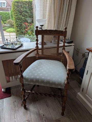 Antieke fauteuil - prachtig gerestaureerd  beschikbaar voor biedingen