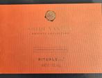 Rituals Suede Vanilla Mini Kaarsen Set nieuw, Overige materialen, Nieuw, Ophalen of Verzenden, Bruin