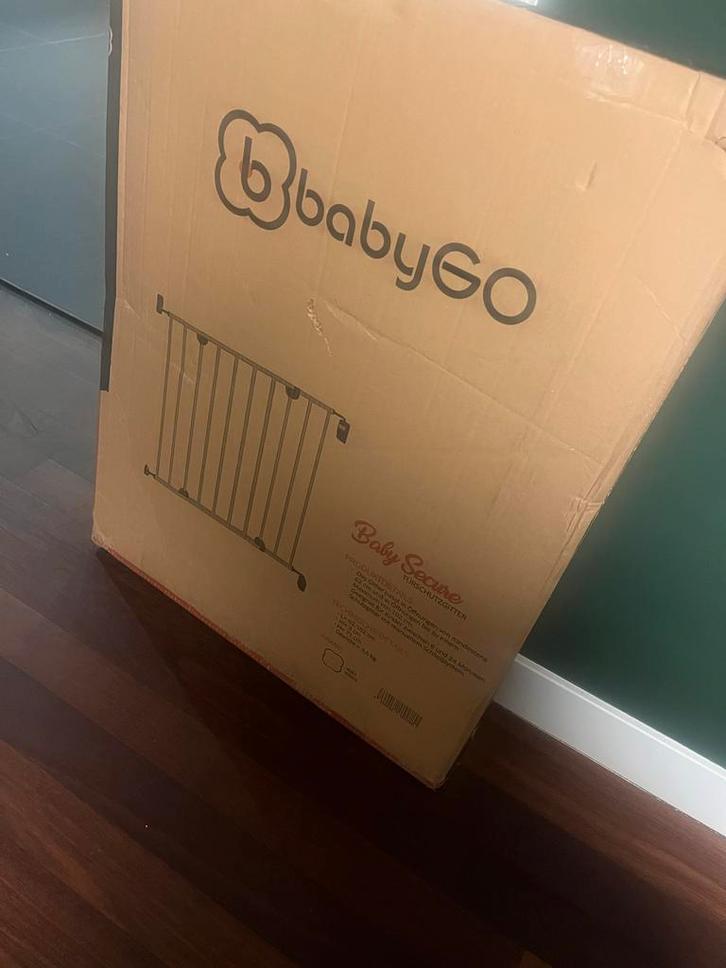 BabyGo Traphekje wit - Nieuw in doos, Kinderen en Baby's, Traphekjes, Nieuw, Klemhekje, Metaal of IJzer, 100 tot 115 cm, Ophalen