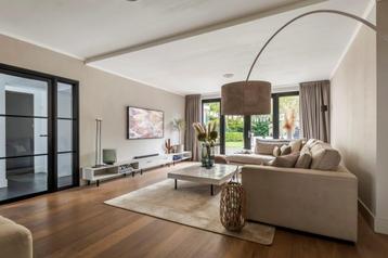 mooi eiken lamelparket, ruim 45 m2 incl ondervloer. beschikbaar voor biedingen