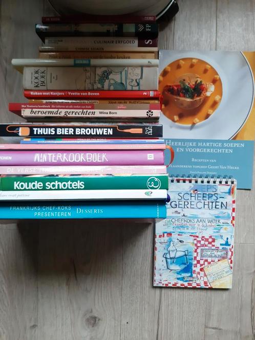 24 Kookboeken over koken, drankjes en meer, Boeken, Partijen en Verzamelingen, Gelezen, Eten en Koken, Ophalen of Verzenden