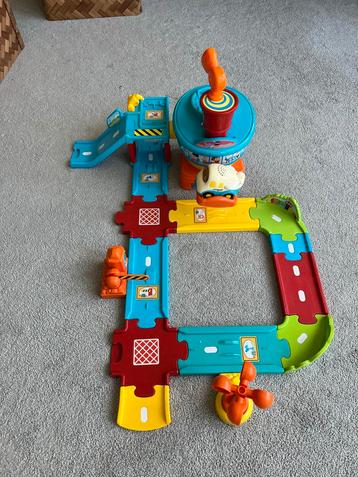 Vtech Toet Toet Vliegveld + Ambulance & Vliegtuig beschikbaar voor biedingen