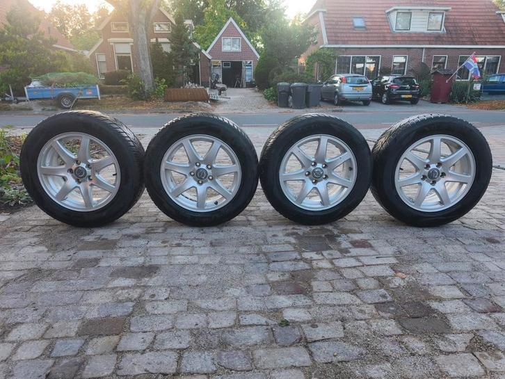 Volvo velgen met Winterbanden 225/55R16 Vredestein Wintrac, Auto-onderdelen, Banden en Velgen, Banden en Velgen, Winterbanden