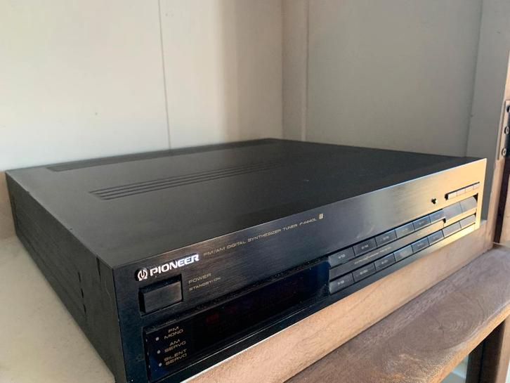 Pioneer FM/AM Digital Synthesizer Tuner - Black - (F-X440L), Audio, Tv en Foto, Tuners, Zo goed als nieuw, Ophalen of Verzenden