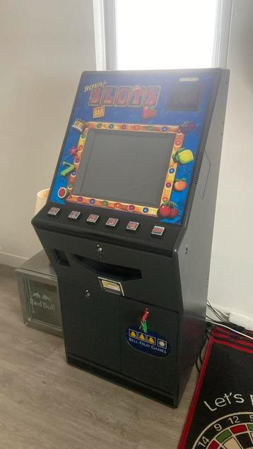 Royal Slots gokkast beschikbaar voor biedingen