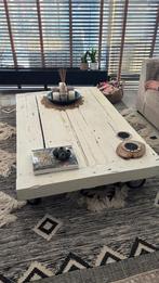 Houten salontafel hout nu wit maar is paar keer geverfd, Huis en Inrichting, Tafels | Salontafels, Ophalen, Gebruikt, Ibiza style