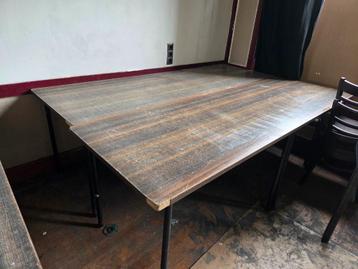 Gratis eettafel tafels 14 stuks (moeten 11/08 weg)