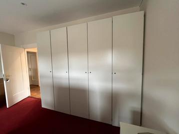 (kantoor)kast met veel bergruimte en slotjes beschikbaar voor biedingen