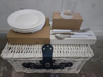Picknickmand met servies, bestek en deken - Nieuw beschikbaar voor biedingen