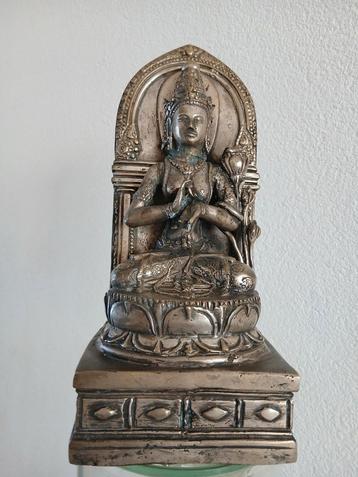 Verzilverd Hindoe beeld godin Parvati op troon lotus bloem beschikbaar voor biedingen