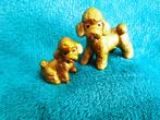 Beeldjes goudkleurige Poedeltje met puppy, Ophalen of Verzenden, Zo goed als nieuw, Dier