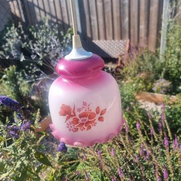 Mooi retro roze lampje van glas met mooie tekening beschikbaar voor biedingen