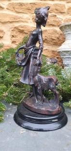 charmant beeld van een jonge vrouw uit frankrijk, Ophalen of Verzenden