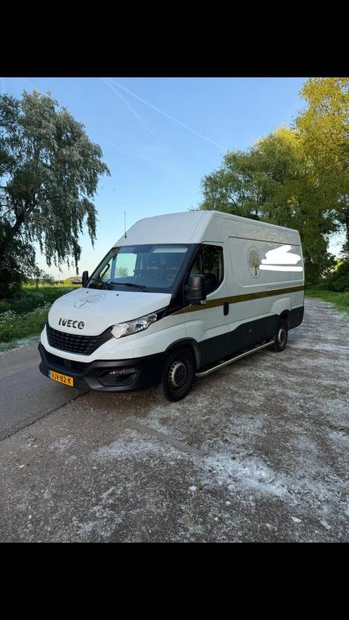 Iveco Daily 35S14 2.3D 100KW 2021 Wit, Auto's, Bestelauto's, Particulier, Iveco, Diesel, Origineel Nederlands, Wit, Ophalen