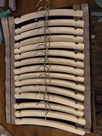 15 Houten Baby Kledinghangers - Wit, Kinderen en Baby's, Babymode-accessoires, Ophalen of Verzenden, Zo goed als nieuw