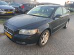 Volvo S40 1.8 Kinetic APK verlopen, Auto's, Volvo, Voorwielaandrijving, 125 pk, Gebruikt, 4 cilinders