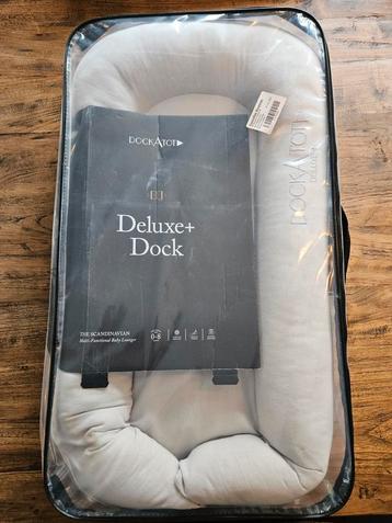Dockatot deluxe plus kleur cloud grey  beschikbaar voor biedingen
