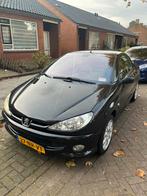 Peugeot 206 2.0 16V CC 2004 Zwart km 114000, 136 pk, Zwart, 4 cilinders, Cabriolet