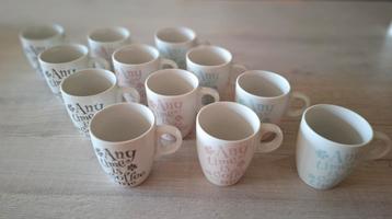 12 Koffiekopjes Union Pacific Tableware beschikbaar voor biedingen