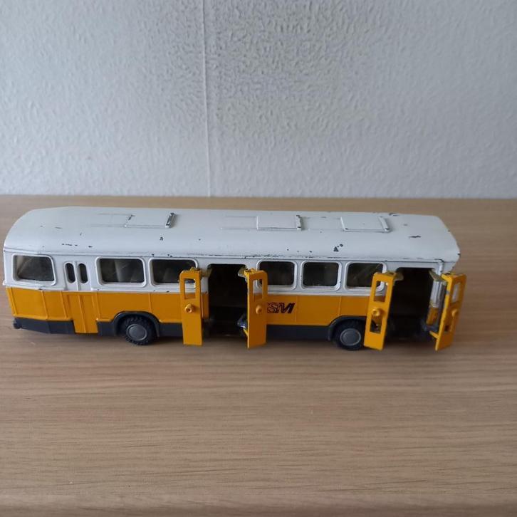 GSM bus 60-70 jaren model, Hobby en Vrije tijd, Modelauto's | 1:43, Gebruikt, Bus of Vrachtwagen, Overige merken, Ophalen of Verzenden