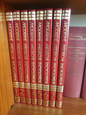Moderne Medische Encyclopedie - Complete Serie (8 Delen) beschikbaar voor biedingen