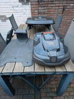 Husqvarna robotmaaier 310 met garage., Tuin en Terras, Robotmaaiers, Ophalen, Bestuurbaar via app, Husqvarna stihl, Zo goed als nieuw