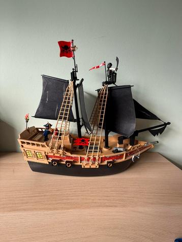 Playmobil piratenboot beschikbaar voor biedingen