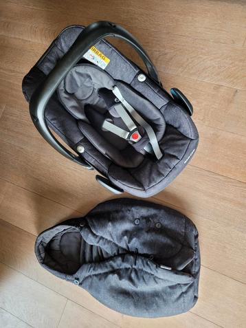 Maxi cosi Pebble Pro i-size met Familyfix beschikbaar voor biedingen
