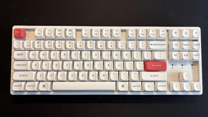 Keychron K8 Pro | RGB | Wit | Carry Case | Palm Rest, Computers en Software, Toetsenborden, Zo goed als nieuw, Qwerty, Draadloos