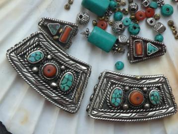 Ketting  onderdelen met zilver uit Tibet beschikbaar voor biedingen
